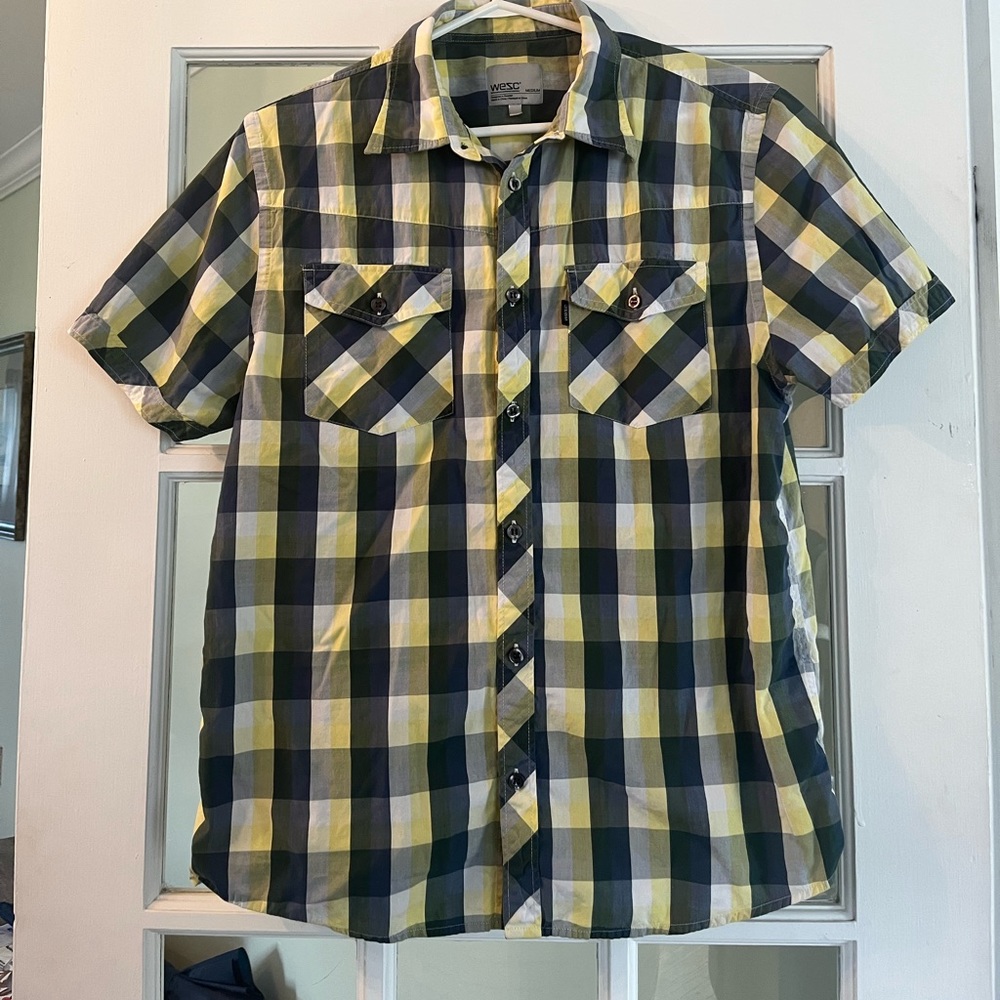 Mens WESC button up shirtsleeve shirt